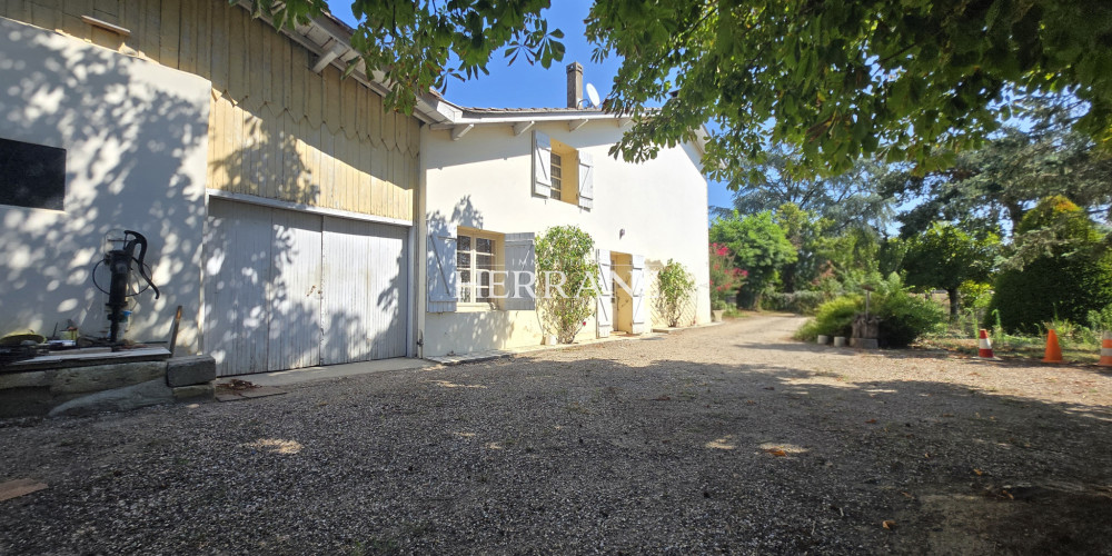 maison à MOULIETS ET VILLEMARTIN (33350)